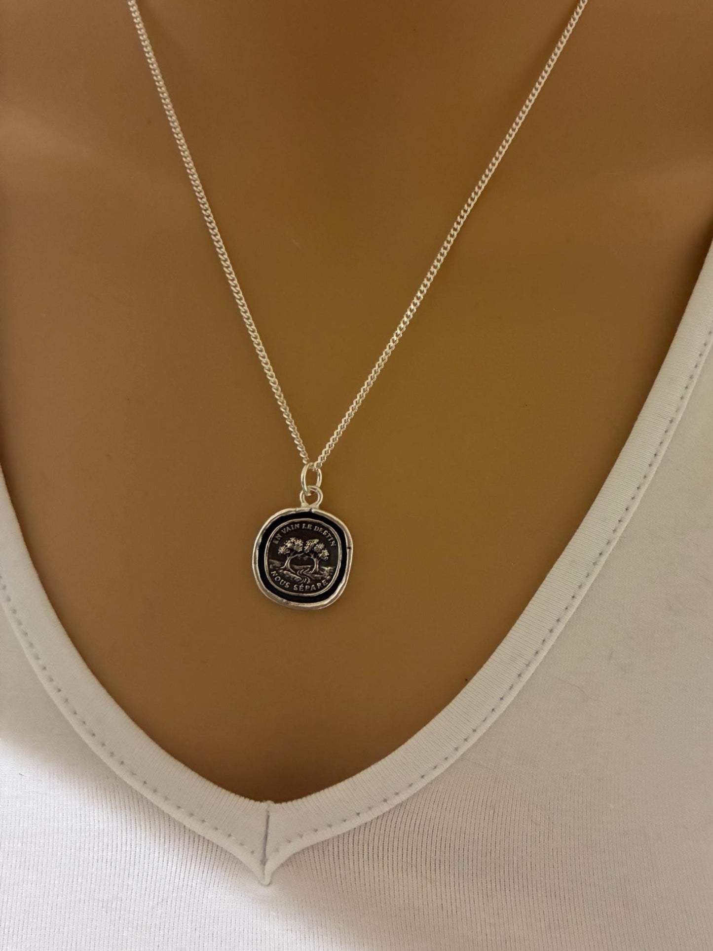 Silver “En Vain Le Destin Nous Sépare” Wax Seal Pendant – Soulmate Tree Necklace – Symbol of Eternal Bond and Love