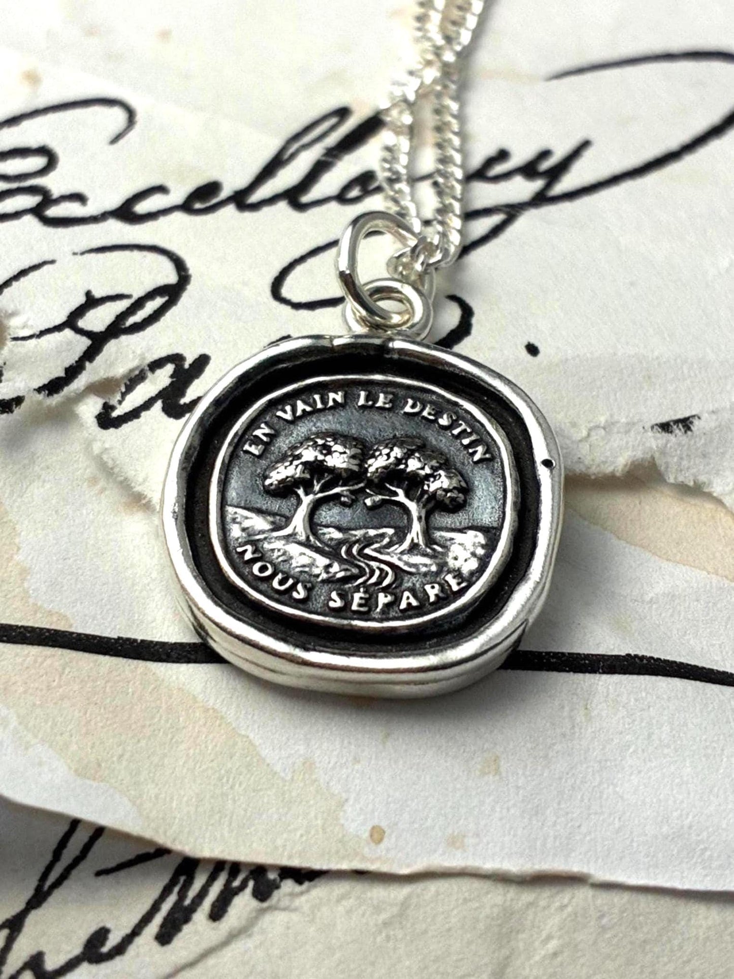 Silver “En Vain Le Destin Nous Sépare” Wax Seal Pendant – Soulmate Tree Necklace – Symbol of Eternal Bond and Love