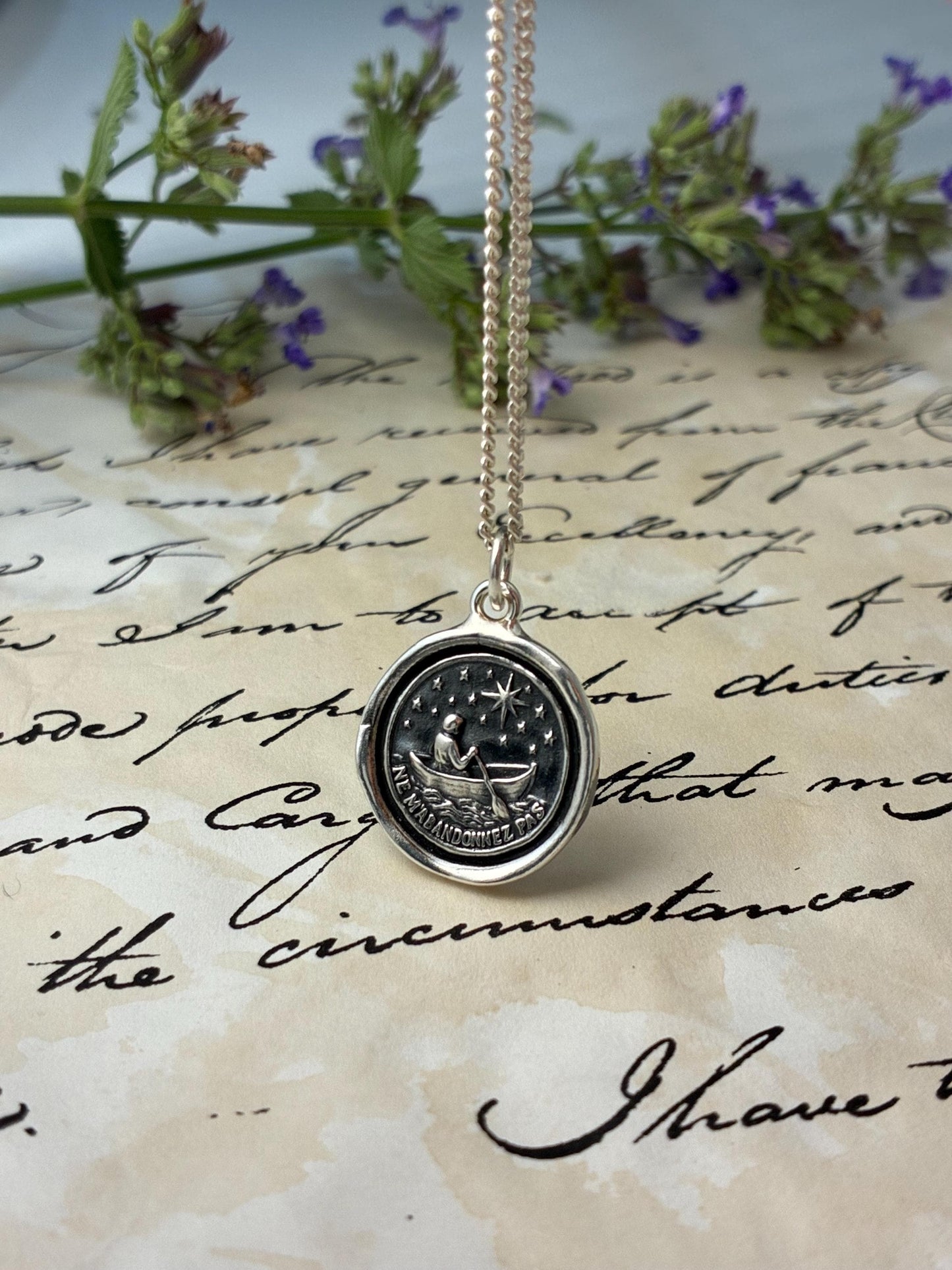 Sailor Under the Stars Necklace, Silver Wax Seal Pendant – “Ne M’Abandonnez Pas” – Symbol of Hope, Guidance & Resilience Liliane Ting