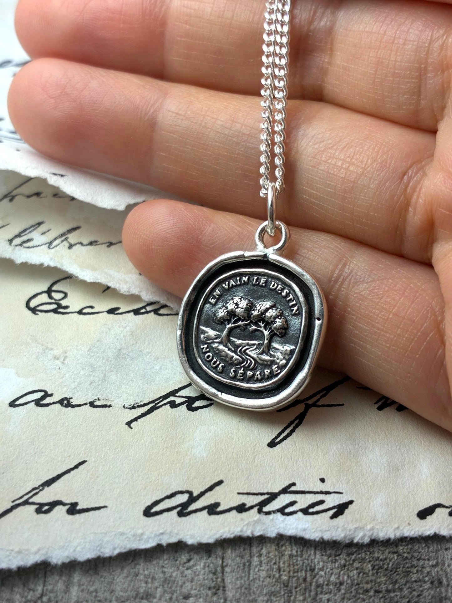 Silver “En Vain Le Destin Nous Sépare” Wax Seal Pendant – Soulmate Tree Necklace – Symbol of Eternal Bond and Love